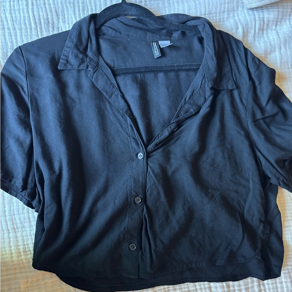 H&M Black Button-Up crop top